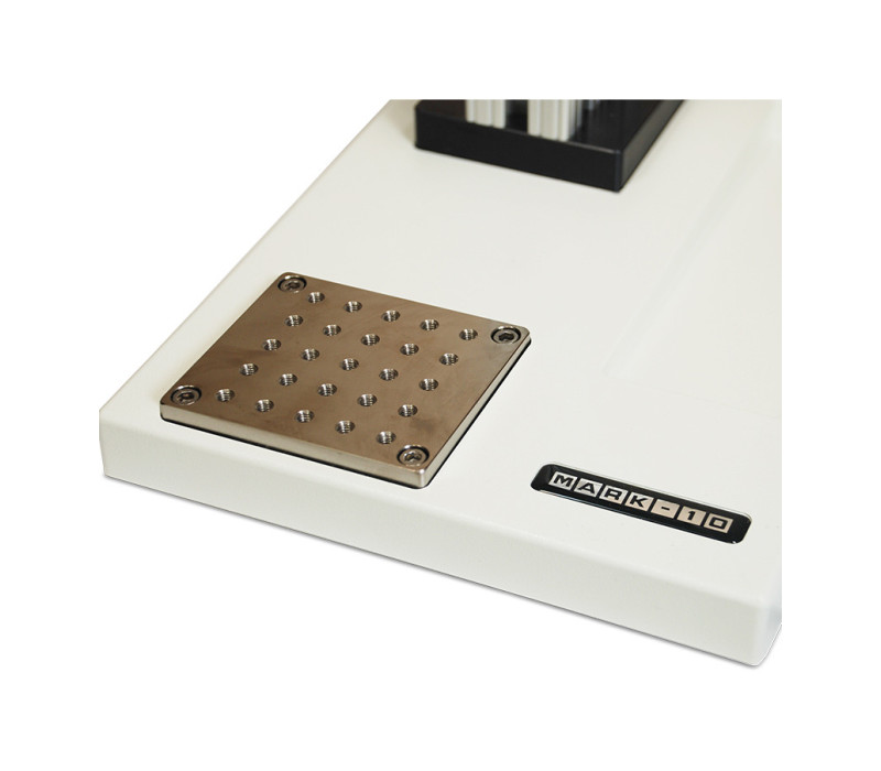 Montageplaat bevat een matrix van schroefgaten voor het bevestigen van handgrepen en opspaninrichtingen.