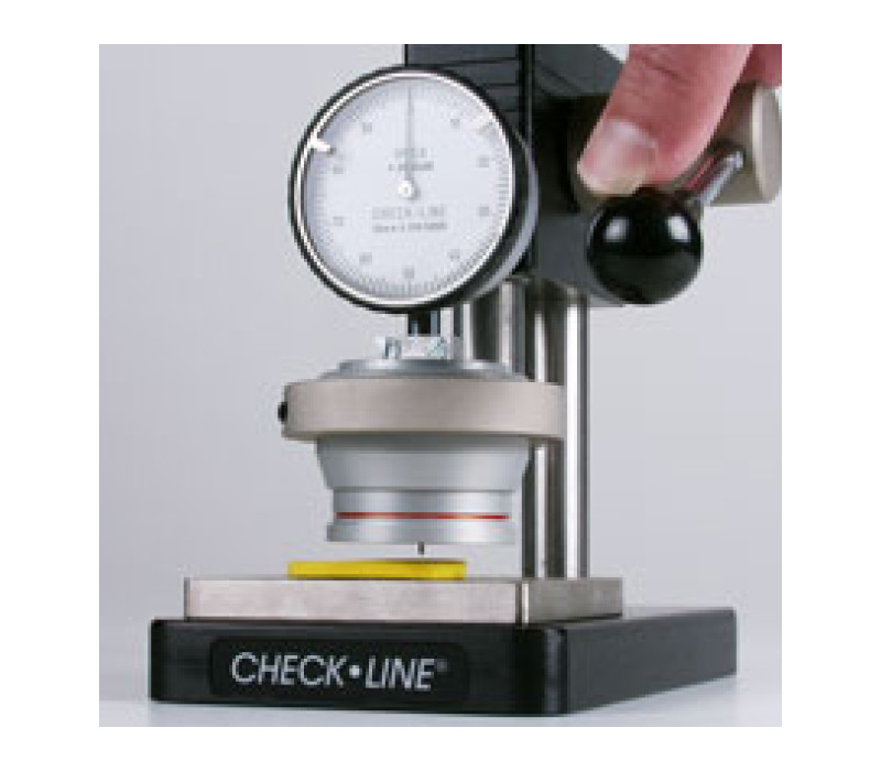 <b>PTS-HP Meetstatief</b><br><br>PTS tijdens een meting van een rubber object