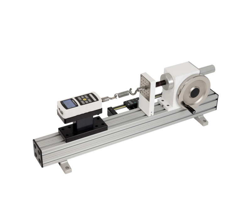De TSFH horizontale trekbank tijdens een trektest met een M7-200 krachtmeter en 2 G1035 haken.