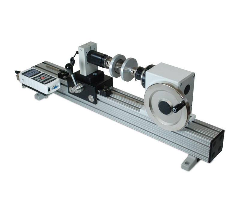 The TSTH horizontale handmatige torque-testbank wordt getoond met een Model 5I kracht-/torque-indicator en een serie R50 torque-sensor.