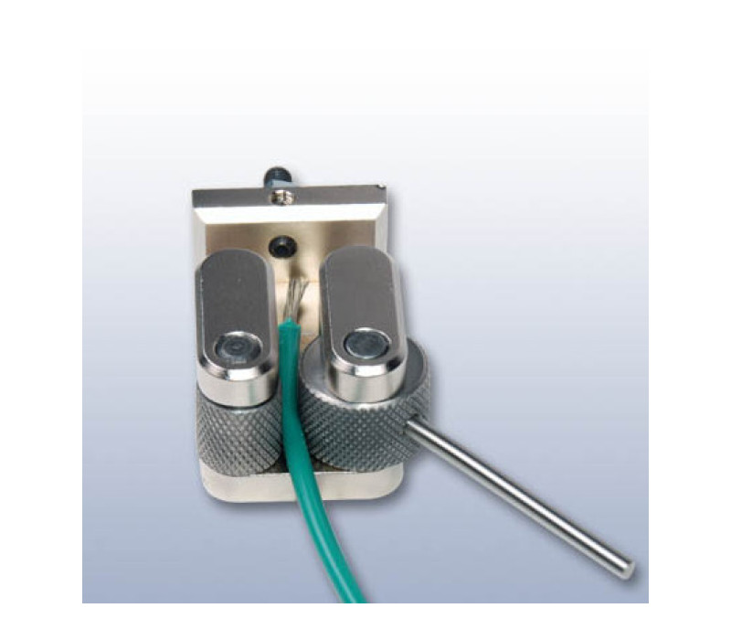 
Draad geklemd in een G1002 greep
