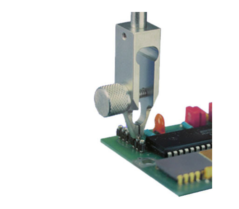 G1003 in een typische uittrektest van PCB-componenten op een elektronica bord