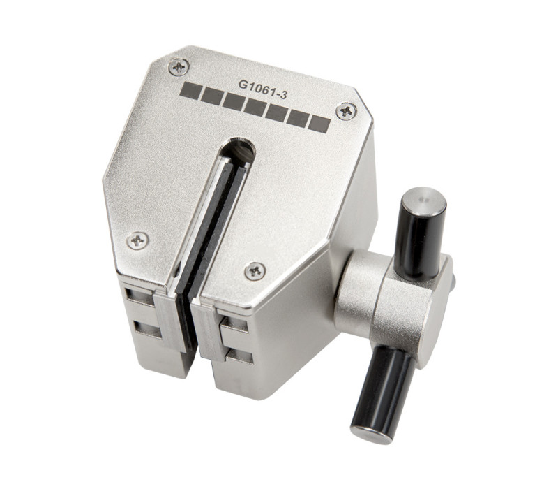 Model G1061-3 heeft 25,4 mm brede, met rubber beklede klemkaken