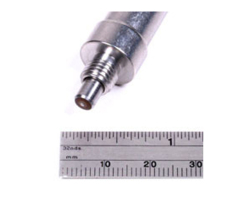 <b>Verwijderbare ring met V-groef</b><br><br>De V-vormige ring kan worden verwijderd om metingen op kleine of complex vormen mogelijk te maken