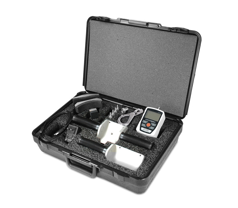 Gevoerde koffer biedt plaats aan de krachtmeter en alle accessoires.