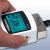 SERIES-5I, De Plug &amp; Test®-connector vergrendelt in de houder in de indicator wanneer deze volledig is ingebracht. Dubbele knoppen op de indicatorbehuizing maken de connector los voor eenvoudige verwijdering. Vergulde veercontacten zorgen voor een langdurige en betrouwbare verbinding. Sensoren worden apart verkocht.