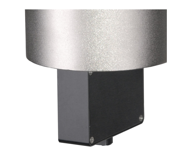 Series R03-sensor wordt hier gemonteerd op een ESM1500LC-testbank getoond.