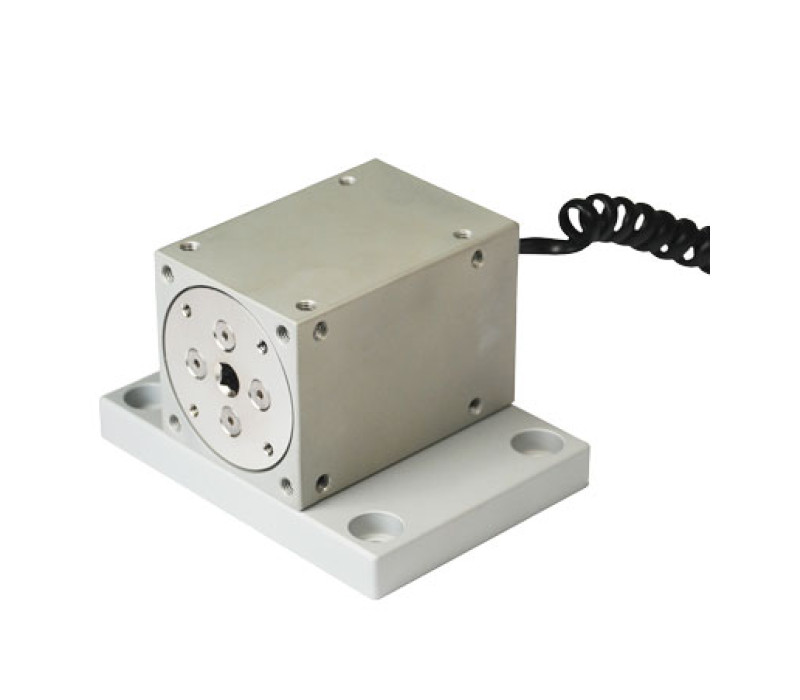 De optionele tafelmontagekit AC1006 kan worden gebruikt om de sensor op zijn plaats te houden. Vierkant gat en montagegaten op ronde koppelplaat maken de montage van verschillende hulpstukken mogelijk.