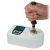 SERIES-TT02, Om de TT02-torque-tester te bedienen, plaatst u eenvoudig het torque-gereedschap in de universele houder en draait u het. De uitlezing toont de real-time of maximale koppelwaarde met de klok mee of tegen de klok in. Hier afgebeeld met een handmatige momentschroevendraaier.