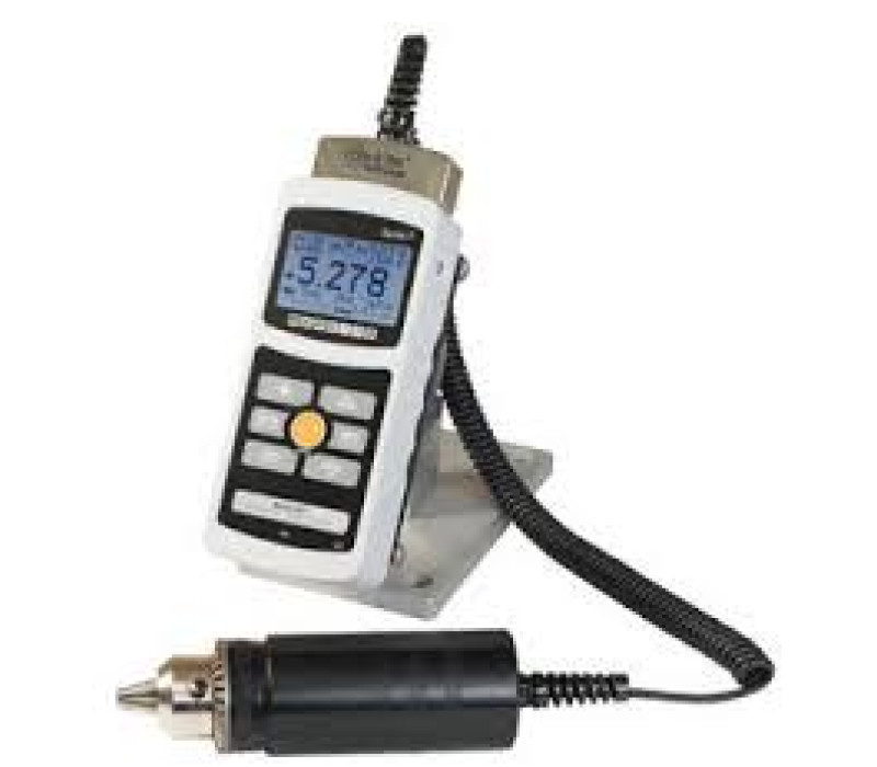 M7I gemonteerd op een AC1008 tafelsteun in combinatie met een serie R50 torque-sensor (afzonderlijk verkrijgbaar).