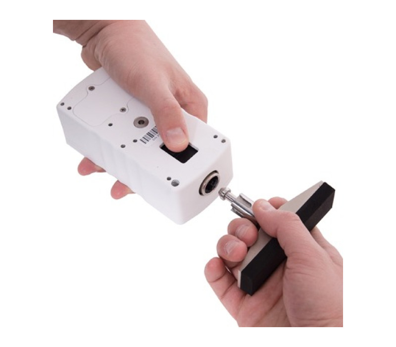 Innovatieve Click-Lock ™ -technologie garandeert een perfecte uitlijning van de accessoires en beschermt het apparaat tegen schade veroorzaakt door de accessoires. Om het accessoire te verwijderen, drukt u gewoon op de knop