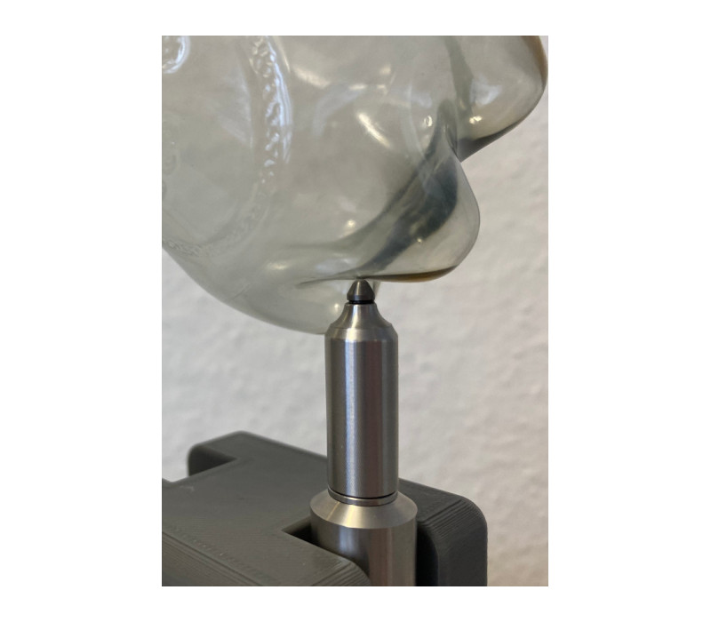 De HH 2-sensor heeft een meetbereik van 0-2 mm, voor gebruik op kleine componenten met holtes en moeilijk toegankelijke geometrieën